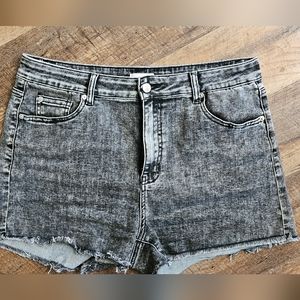 Pink lily black/Grey shorts